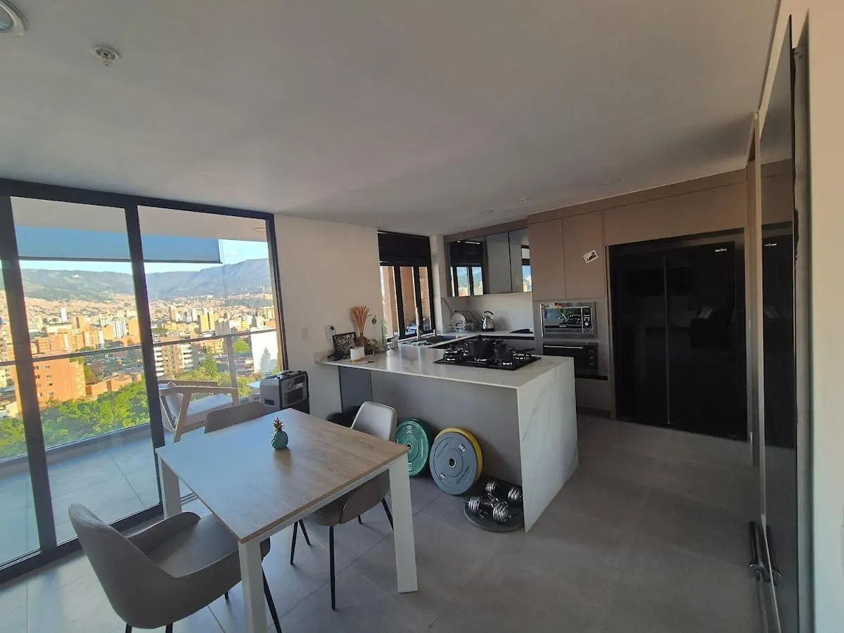 Laureles 11Th Floor, Jacuzzi And Ac Apartment Medellin