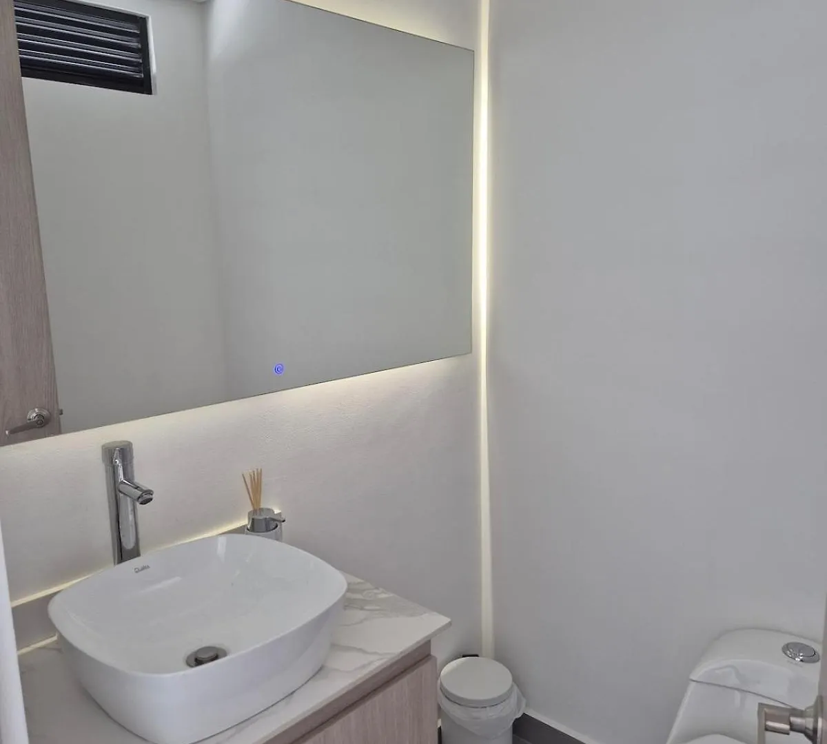 Laureles 11Th Floor, Jacuzzi And Ac Apartment Medellin Colombia