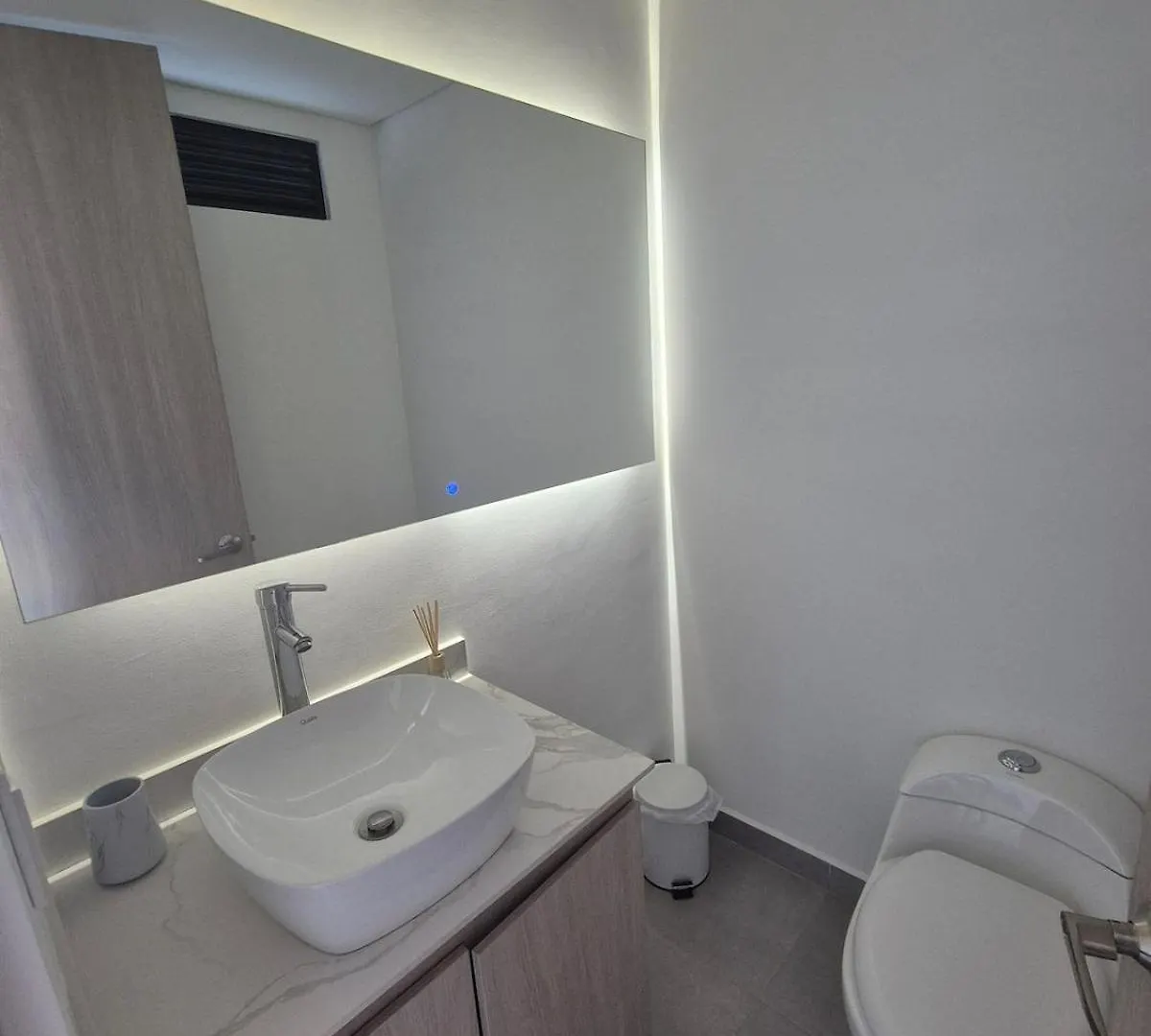 Apartamento Laureles 11Th Floor, Jacuzzi And Ac Medellín 0*,  Colombia